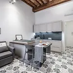 Emilia Palace Διαμέρισμα *