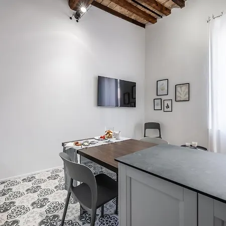 Emilia Palace מודנה
